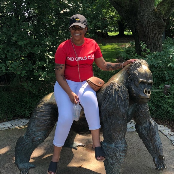 Meet your Posher, Tanesha - Picture 2 of 6